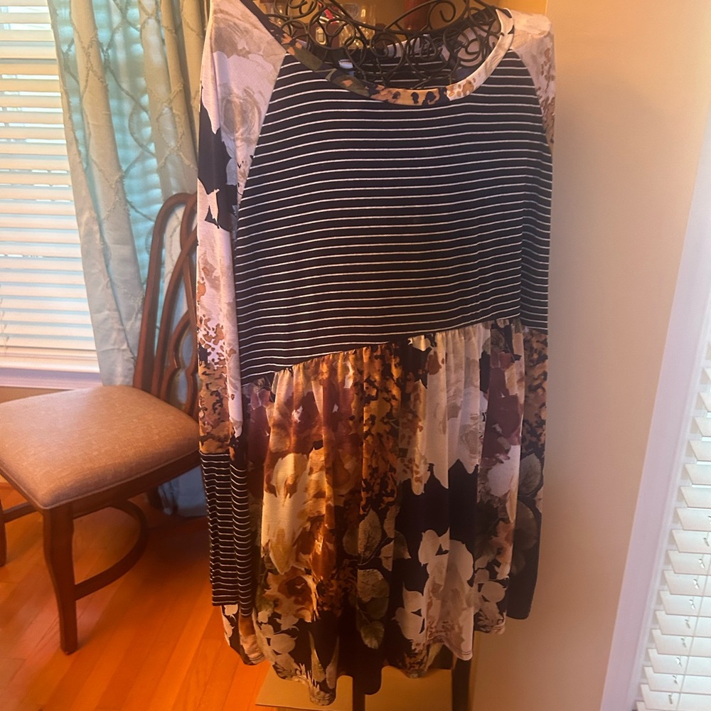 Paisley Grace tunic size 3x. Great with jeans. Euc
